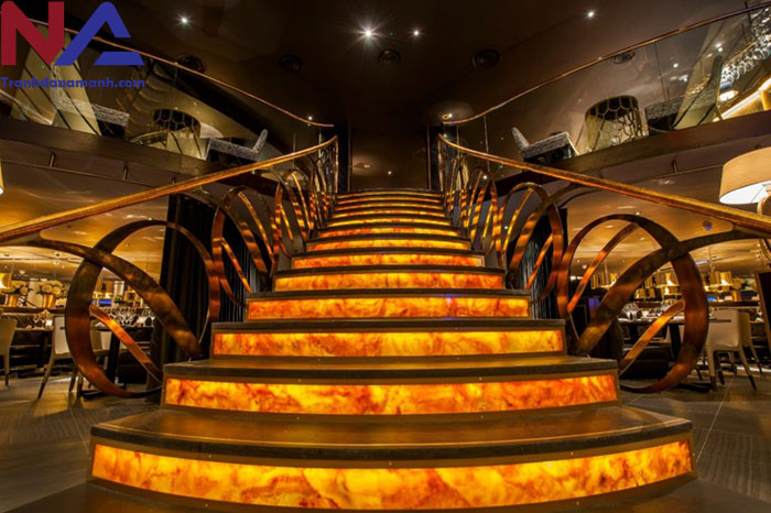 Cột ốp đá xuyên sáng