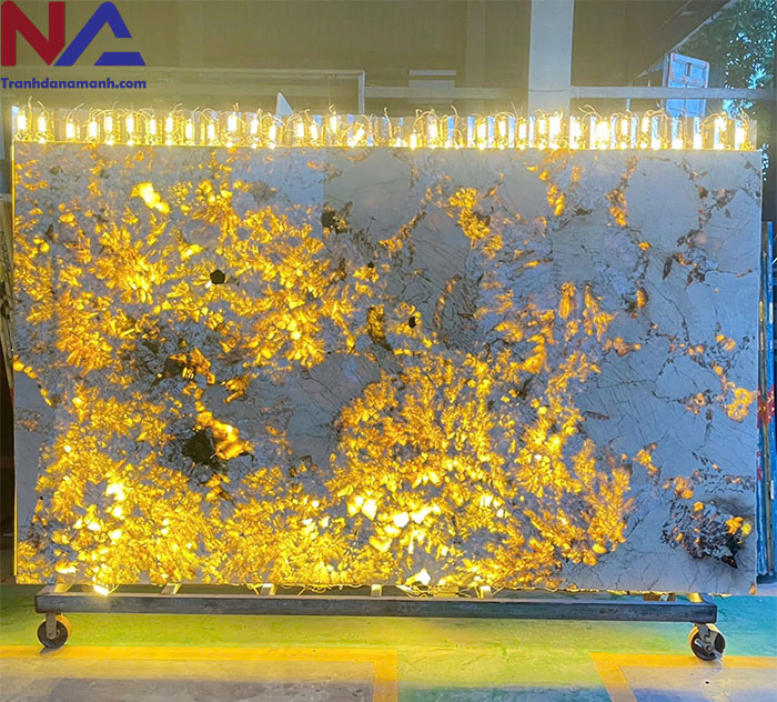 Đá xuyên sáng là đá gì?