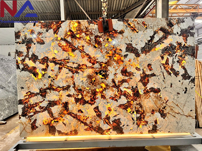 Đá xuyên sáng tự nhiên