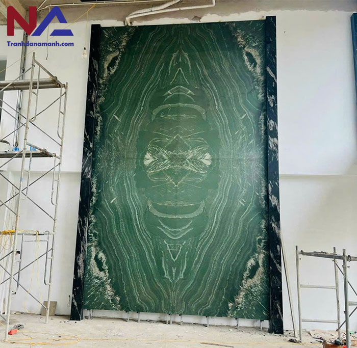 Lí do nên lựa chọn vách thông tầng bằng đá tự nhiên?